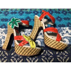 Super Fun Mojo Moxy Platform Sandals